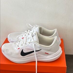 Nike White and Black Athletic Sneakers